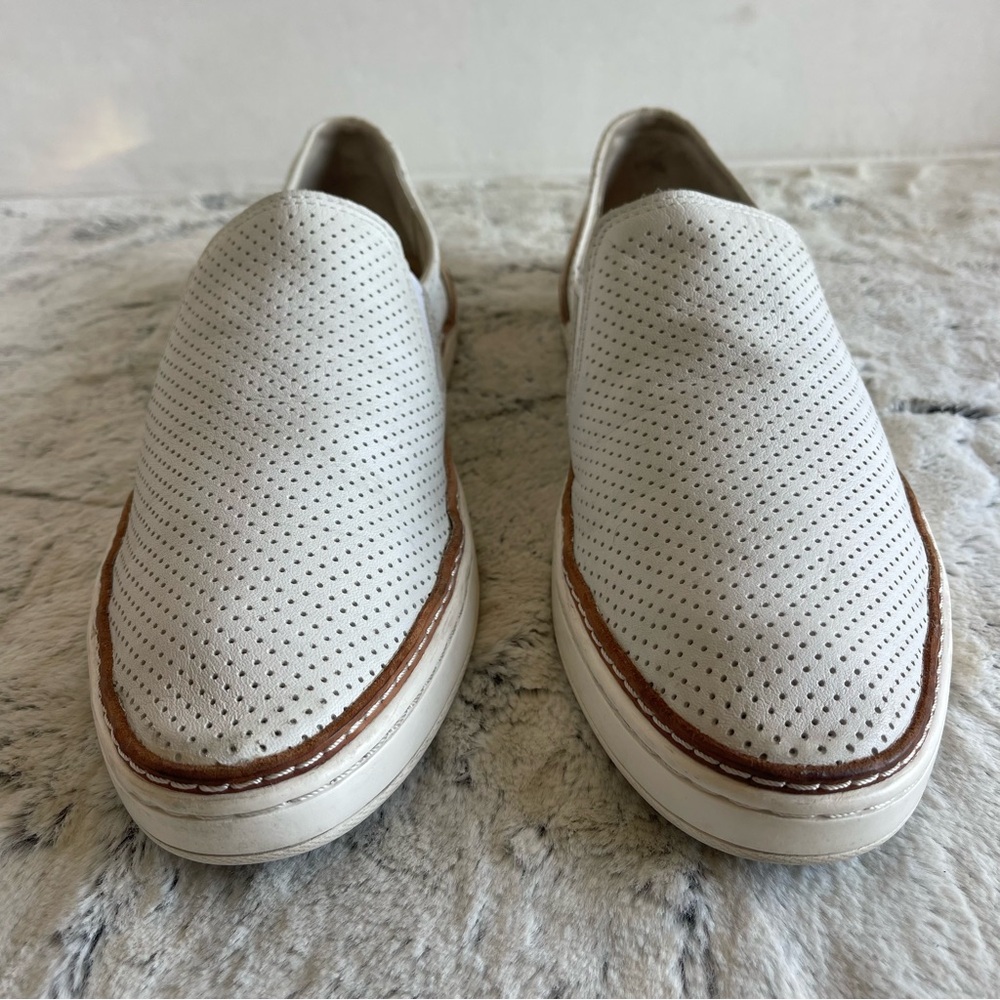 Ugg Adley Perf Stardust Slip-On Women Size 9 - Picture 2 of 12